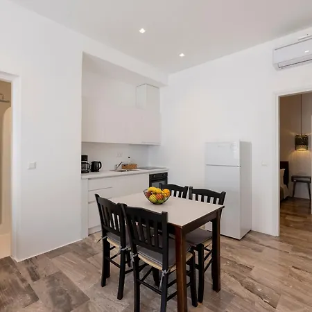 Ela Apartment Naousa (Paros)