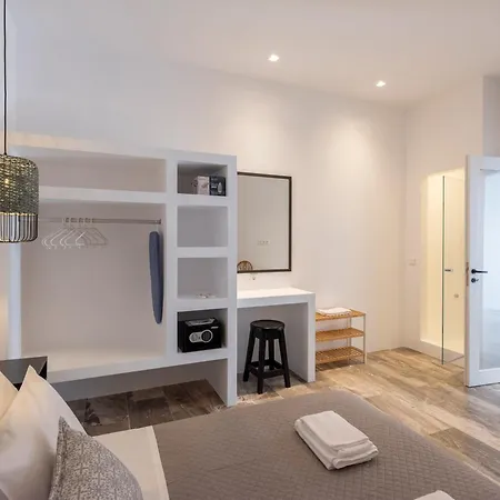 Ela Apartment Naousa (Paros)