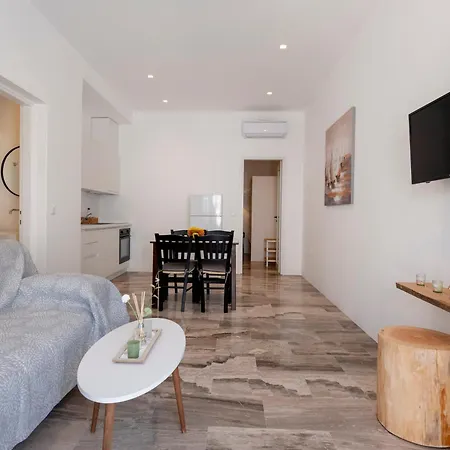 Ela * Naousa (Paros)