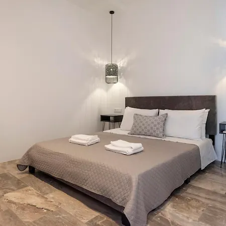 Ela Naousa (Paros)