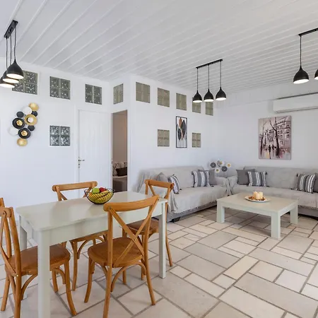 Ela Naousa (Paros)